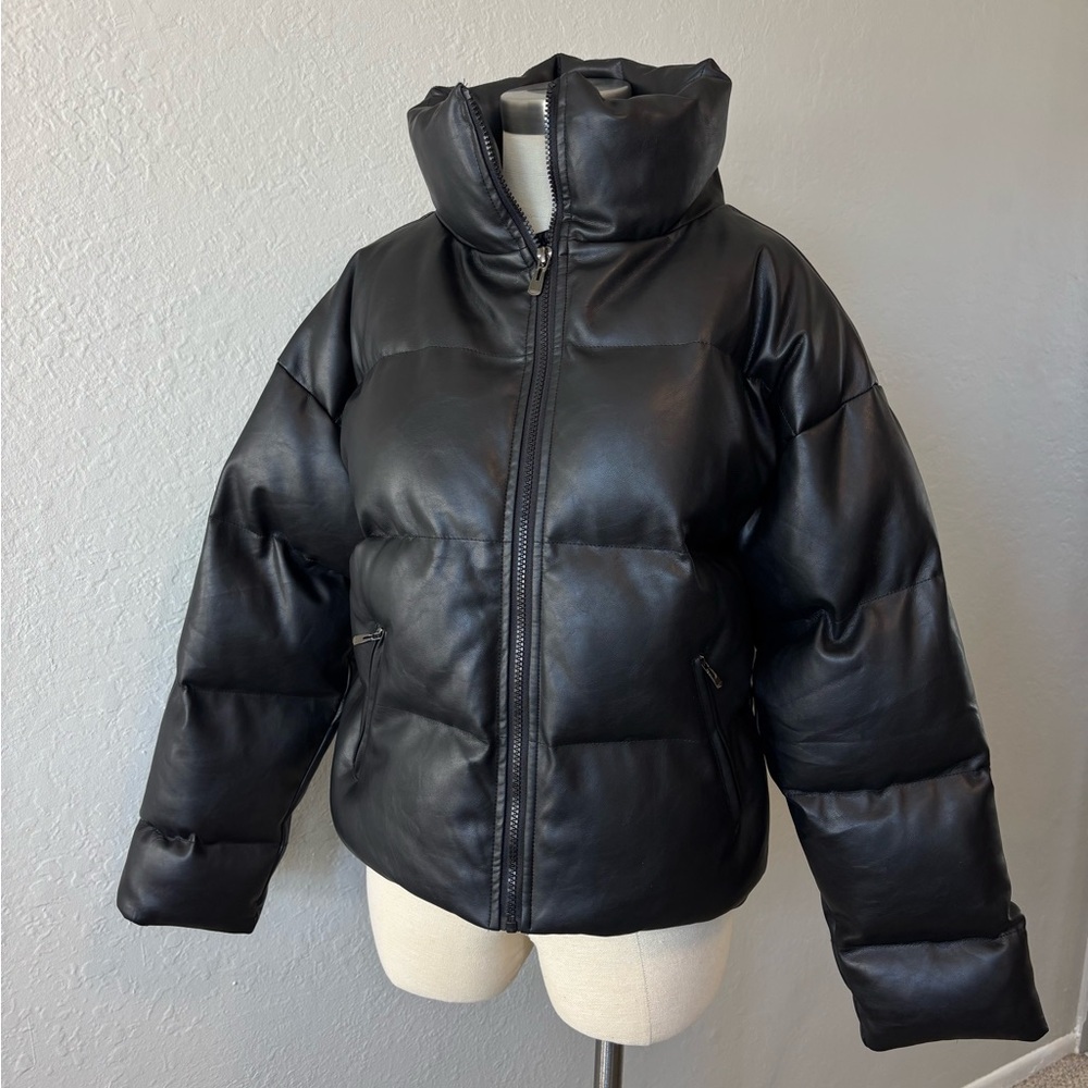 Elegant Black Puffer Jacket for Women